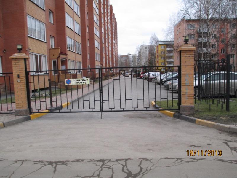 Металлические ворота с калиткой Металлические ворота с калиткой в Новосибирске Варф